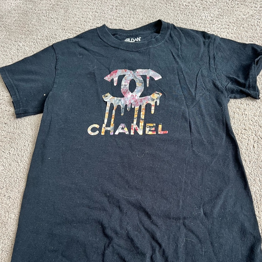 Gildan- T-shirt